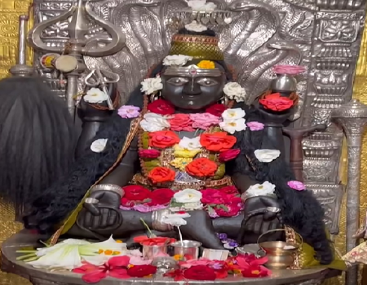 ਮਹਾਮ੍ਰਿਤਿਉੰਜਯ ਮੰਦਰ: ਮੰਡੀ ਵਿੱਚ ਸ਼ਿਵ ਦੇ ਚਿਹਰੇ ਦੇ ਭਾਵ ਪੰਜ ਵਾਰੀ ਬਦਲਦੇ ਹਨ