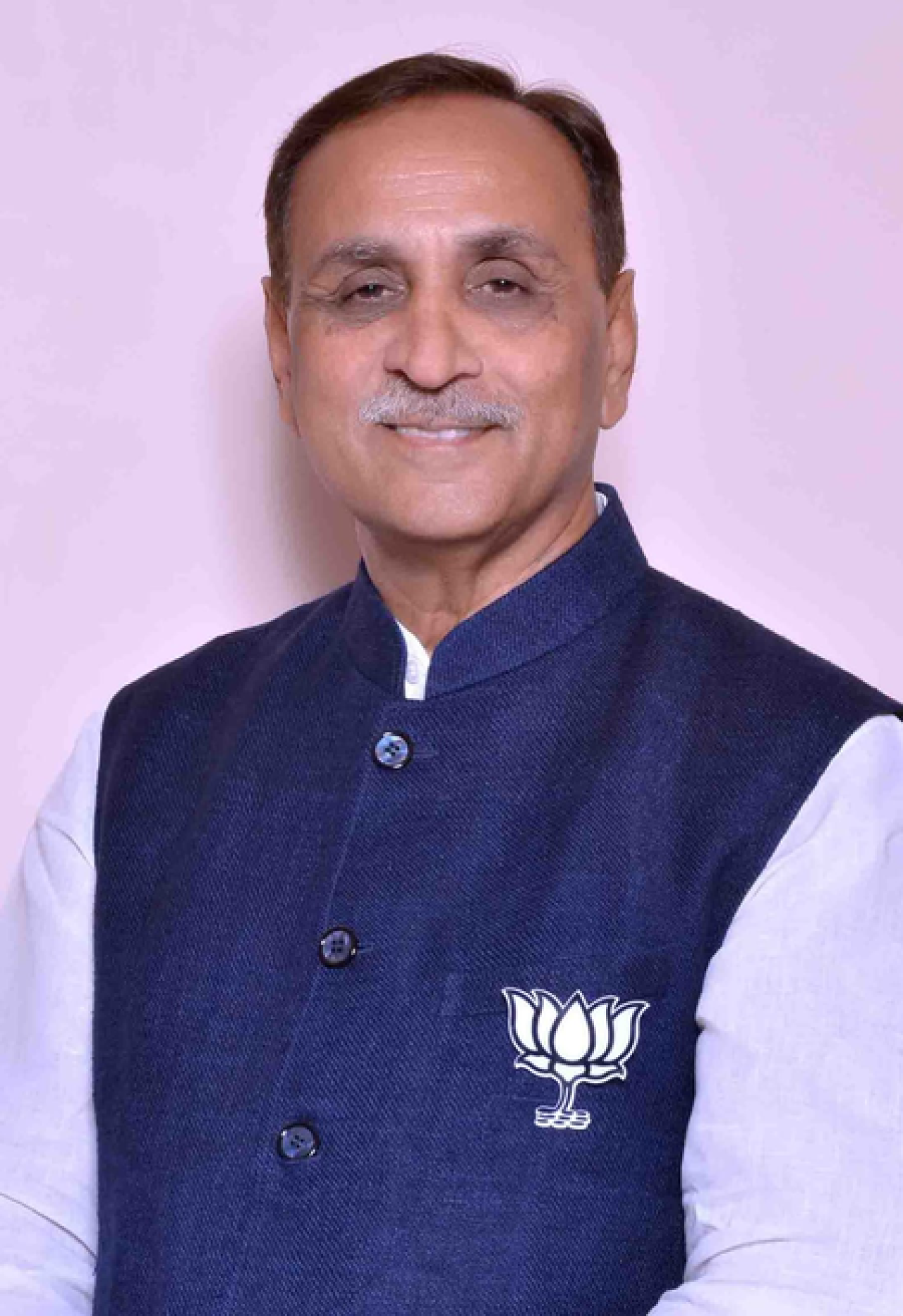 ਭੂਪੇੰਦਰ ਪਟੇਲ ਨੇ ਵਿਜਯ ਰੂਪਾਣੀ ਨੂੰ ਦਿੱਤੀ ਸ਼ਰਧਾਂਜਲੀ, ਉਨ੍ਹਾਂ ਦੇ ਨੇਤ੍ਰਿਤਵ ਨੂੰ ਯਾਦਗਾਰ ਦੱਸਿਆ