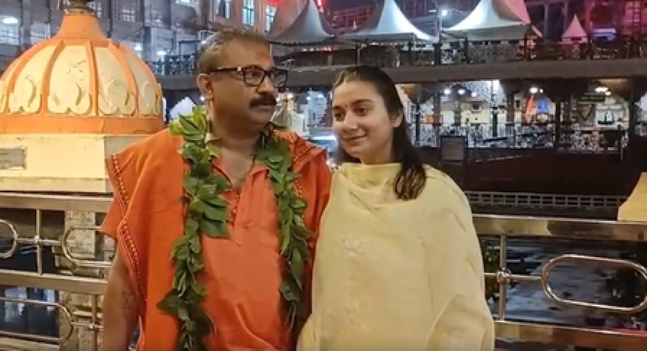 ਬਾਬਾ ਮਹਾਕਾਲ ਦੀ ਭਸਮ ਆਰਤੀ ਵਿੱਚ ਸ਼ਾਮਿਲ ਹੋਏ ਬਿਹਾਰ ਦੇ ਮੰਤਰੀ ਅਸ਼ੋਕ ਚੌਧਰੀ ਅਤੇ ਸੰਸਦ ਮੈਂਬਰ ਸ਼ਾਂਭਵੀ ਚੌਧਰੀ